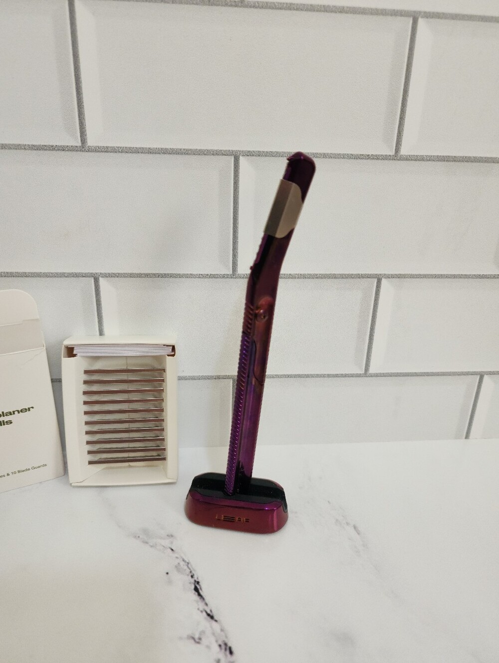 Leaf Dermaplaner Kit - Picture 4 of 7